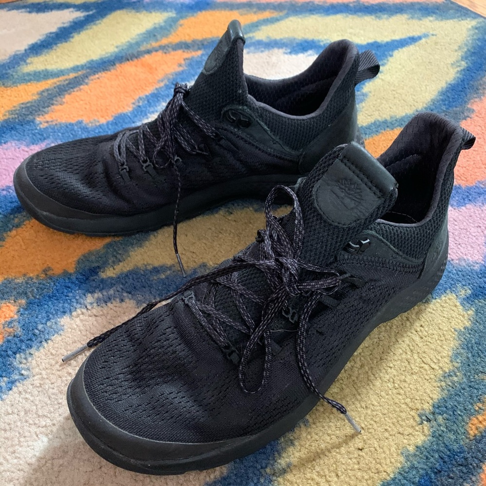 Men's 9.5 Timberland aerocore black shoes